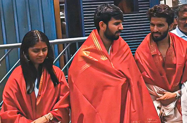 Shreyanka Patil, Jitesh Sharma and Rajat Patidar offered prayers at the Tirumala temple