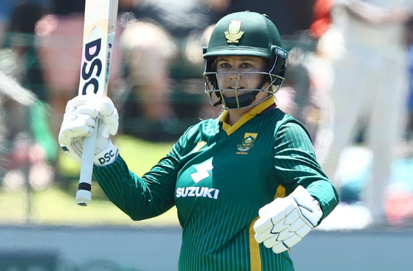 Dane van Niekerk Marks ODI Comeback with Explosive 88 Against Ireland