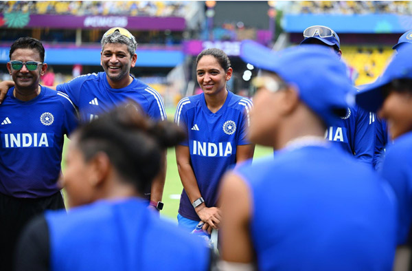 Maharashtra Govt Announces INR 11 Lakh Reward for India Women's World Cup Support Staff