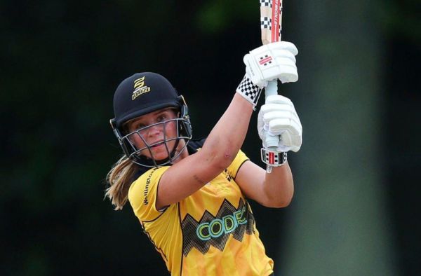 Jess Kerr Leads with 3-Fer and Fifty as Wellington Blaze Beat Canterbury by 4 Wickets