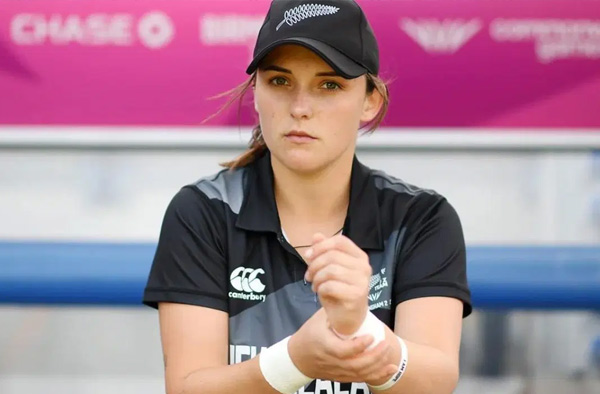 'Watching My Own Funeral,' How Amelia Kerr Fought Depression to Redefine Greatness