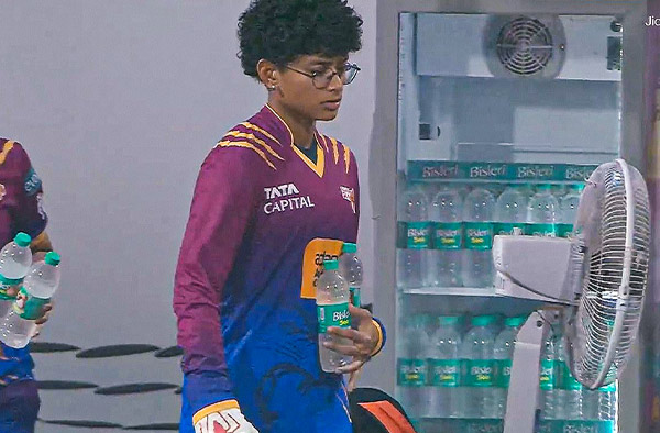 Gujarat Giants All-Rounder Anushka Sharma Out for Short Period After Fielding Injury