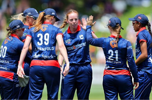 Brooke Halliday, Pure Catton Power Auckland Hearts to Massive 80-Run Victory