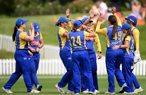 Eva Gray's 13-Ball Unbeaten 35 Turns the Tide in Otago Sparks' 4-Wicket Win