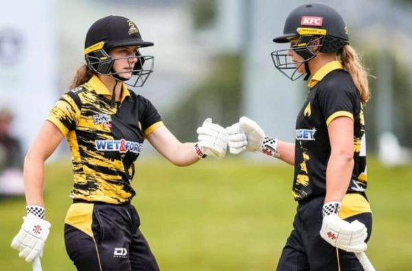 Jess Kerr and Hannah Francis Shine Before Rain Halts Wellington Blaze - Otago Sparks Clash
