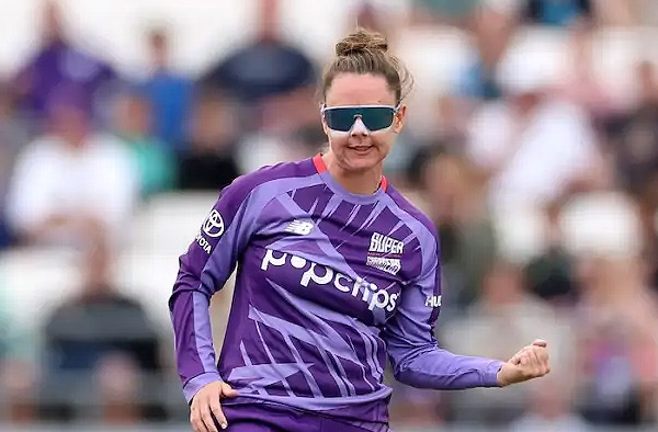 Linsey Smith for Northern Superchargers in The Hundred