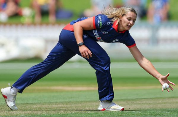 Auckland Hearts Edge Otago Sparks by 1-Run in Women's Super Smash Thriller