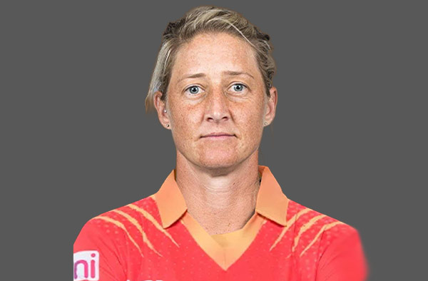 Sophie Devine: Royal Challengers Bengaluru to Gujarat Giants
