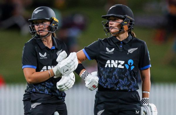 Isabelle Gaze and Amelia Kerr Set Up New Zealand's 110-Run Win Over Zimbabwe