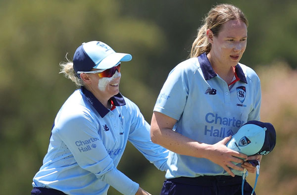 Lauren Cheatle Stars as NSW Breakers Edge Queensland Fire by One Wicket in Thriller