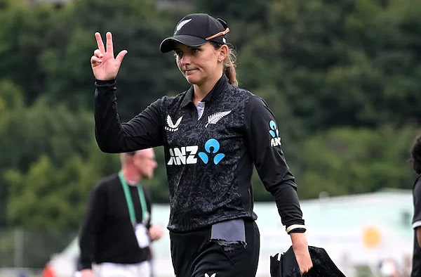 Amelia Kerr's Record 7-Fer Gives New Zealand Women 2-0 ODI Lead Over Zimbabwe