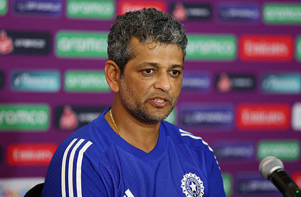 Amol Muzumdar Flags Powerplay Bowling as India's Key Issue After T20I Series Loss to South Africa