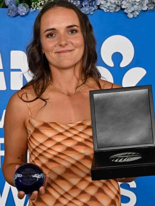 See Pictures: Amelia Kerr Steals the Spotlight at New Zealand Cricket Awards Night