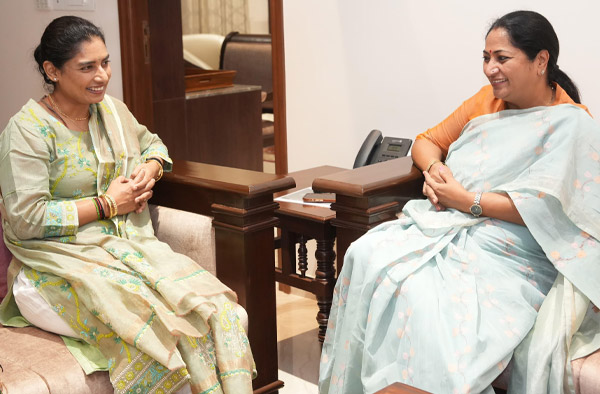 Rekha Gupta, Mithali Raj Meet Amid Push for Nari Shakti Vandan Adhiniyam
