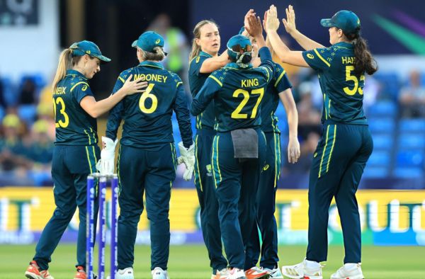 Fans React as World Cup Favorites Australia Deliver Another Masterclass, Pakistan Left Reeling