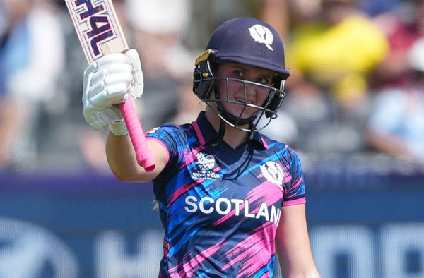 Fans React as Darcey Carter's Unbeaten 72 Not Enough as Scotland Women Fall to New Zealand