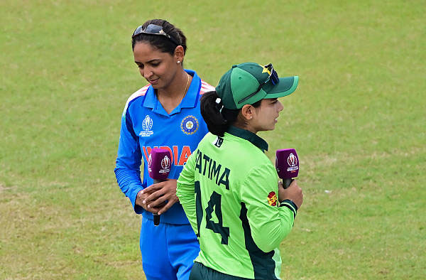 Harmanpreet Shuts Down Handshake Row, Focuses on Cricket Ahead of Pakistan World Cup Clash