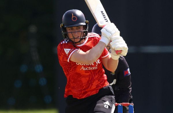 Marie Kelly's Match-Winning 66 Guides The Blaze Women to Victory Over Yorkshire