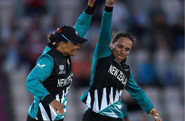 Amelia Kerr, Suzie Bates Lead New Zealand Women to Thrilling Four-Run Win Over Ireland