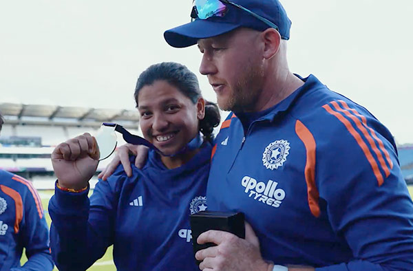 India's Richa Ghosh Awarded Impact Fielder Medal After Two Stumpings and Catch vs Netherlands