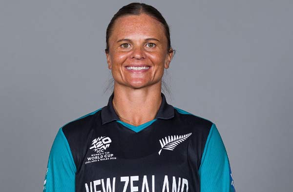 Suzie Bates Becomes First Overseas Batter to Reach 1000 T20I Runs in England