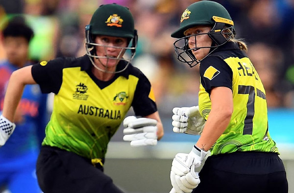 Alyssa Healy & Beth Mooney (Australia): 115 vs India (2020)