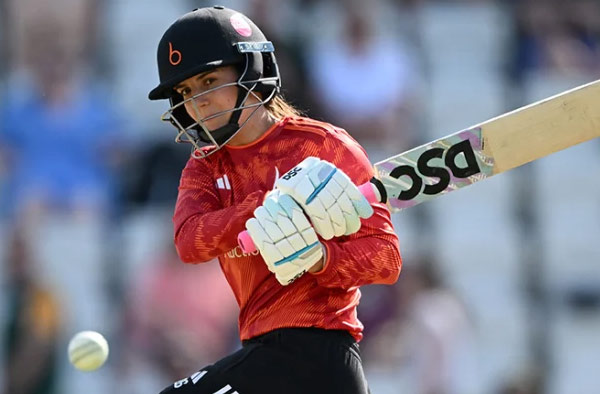 Charli Knott's Unbeaten 84 Powers The Blaze Women Past Yorkshire