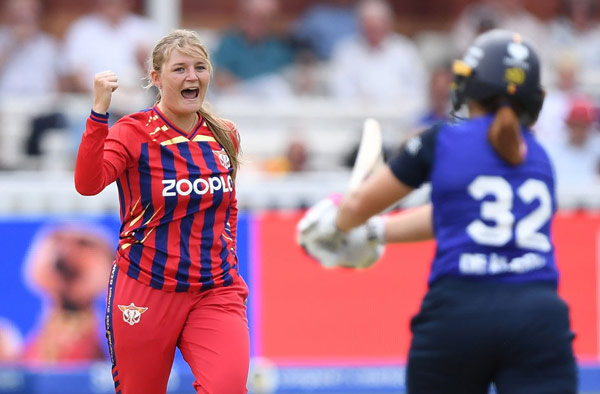 Ryana MacDonald-Gay's 4-Fer Helps Manchester Super Giants Beat London Spirit. PC: Getty