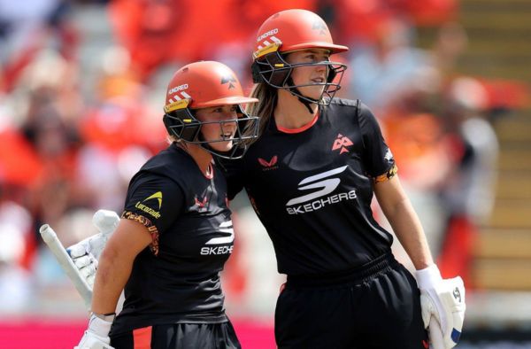 Alice Capsey, Ellyse Perry's Fifties Guide Birmingham Phoenix to Victory in Thrilling Chase of 145