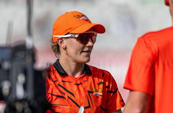 Sunrisers Leeds Knock Out Manchester Super Giants as Annabel Sutherland Delivers All-Round Masterclass
