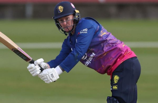 Hollie Armitage's 107 Powers Durham Women to Four-Wicket Win Over Warwickshire
