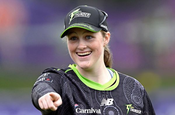 Lucy Finn Commits to Sydney Thunder Until WBBL 13 After Breakthrough Debut Campaign