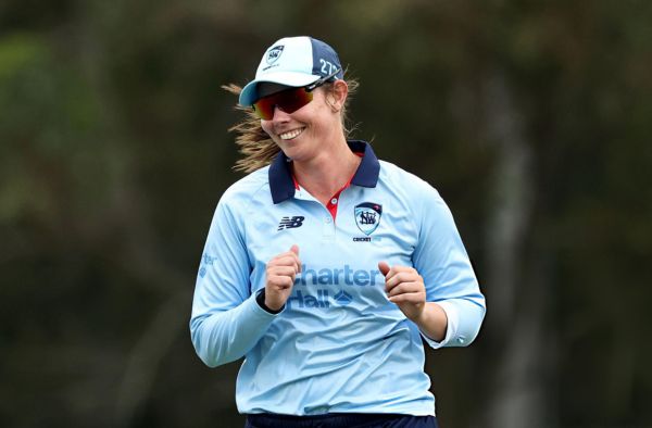 Samantha Bates' Five-Fer Helps NSW Breakers to Six-Wicket Win Over Queensland Fire