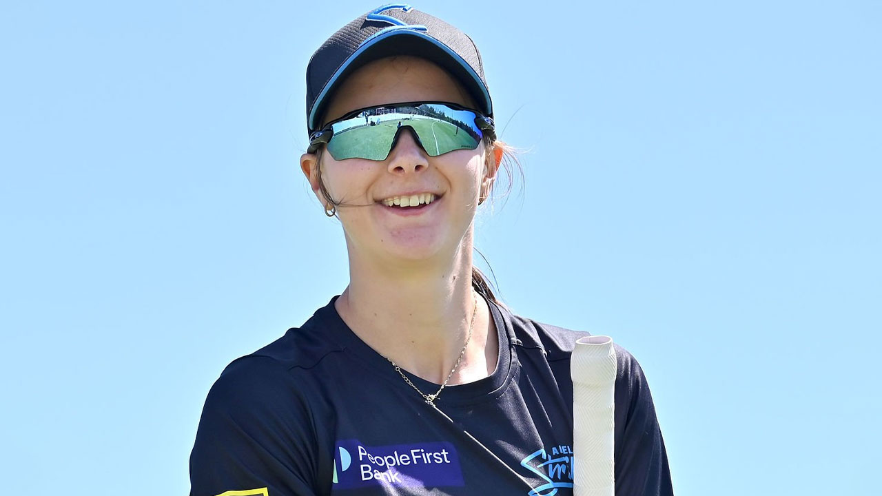 Adelaide Strikers Re-Sign Ella Wilson for WBBL 2026-27 Season. PC: Getty