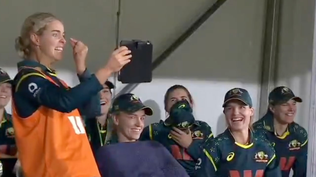 Phoebe Litchfield’s Adorable Dugout Moment Goes Viral on Social Media. PC: Fancode