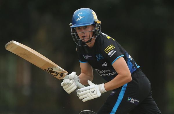 Eleanor Larosa's All-Round Heroics Power Adelaide Strikers to Victory Over Hobart Hurricanes