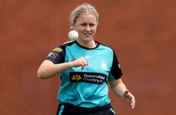 Brisbane Heat Re-Sign Grace Parsons for WBBL 12 After Impressive Queensland Fire Campaign