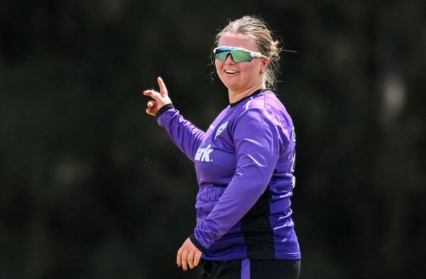 Amy Smith and Hayley Silver-Holmes Star as Hobart Hurricanes Defend 127 Against ACT Meteors