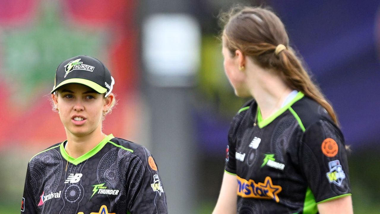 Phoebe Litchfield Eyes WBBL 12 Finals Push as Sydney Thunder Open Campaign with a Win