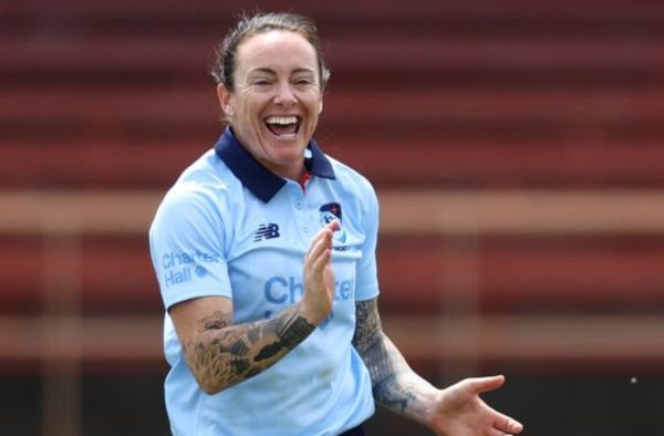 Sarah Coyte Returns to Sydney Sixers on One-Year Deal for WBBL 12